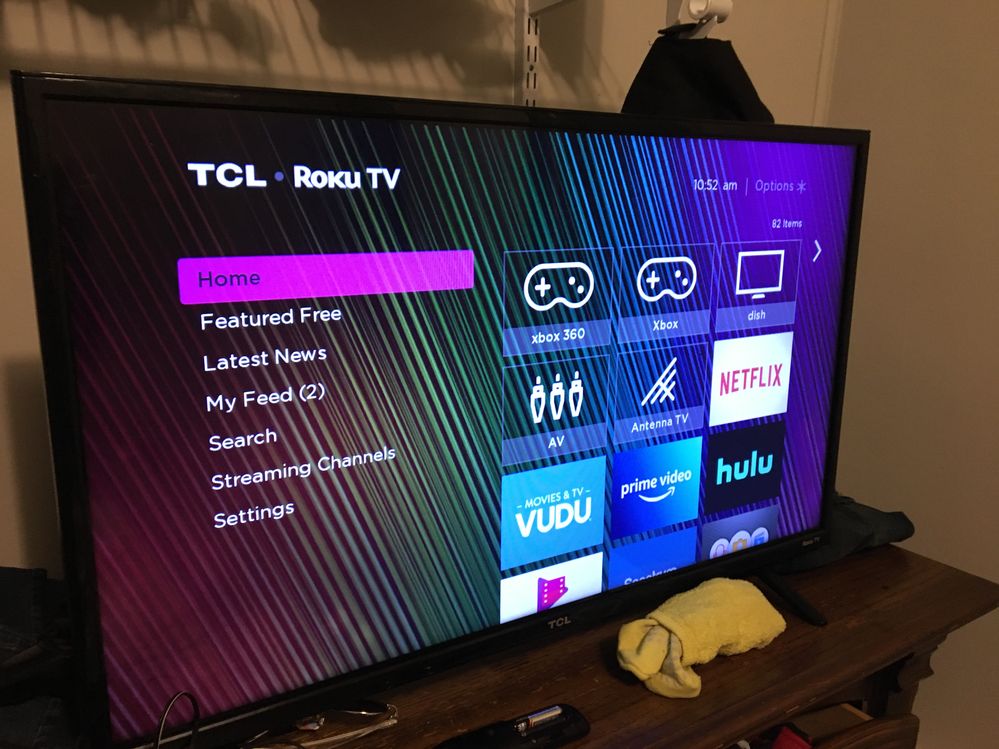 Solved: Tv screen acting up - Roku Community